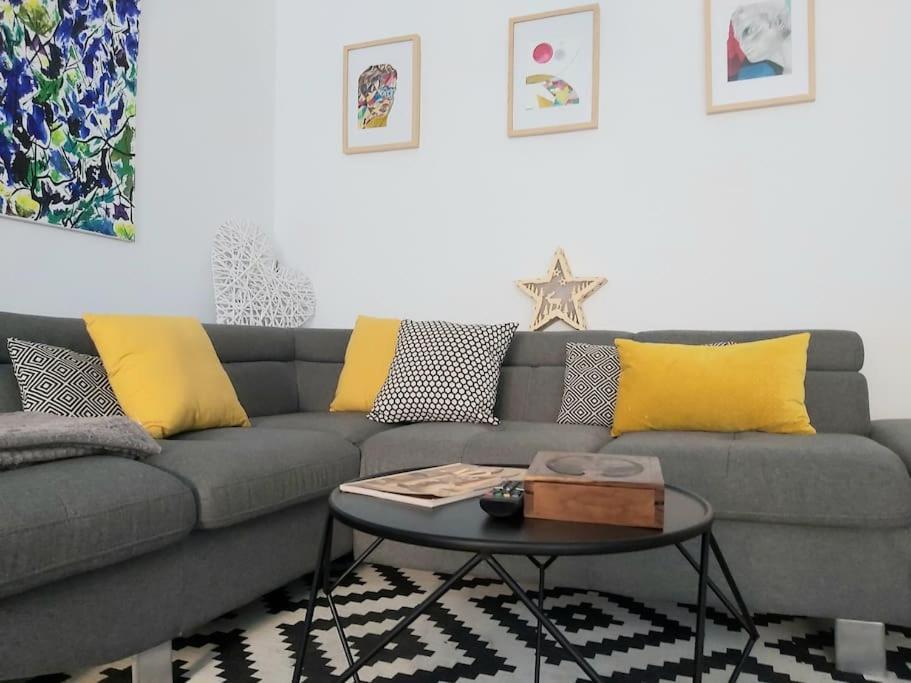 Luminoso Apartamento En El Centro, Con Mucho Arte Sevilla Eksteriør bilde