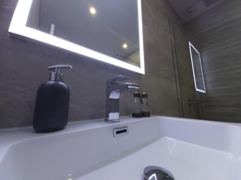 Luminoso Apartamento En El Centro, Con Mucho Arte Sevilla Eksteriør bilde